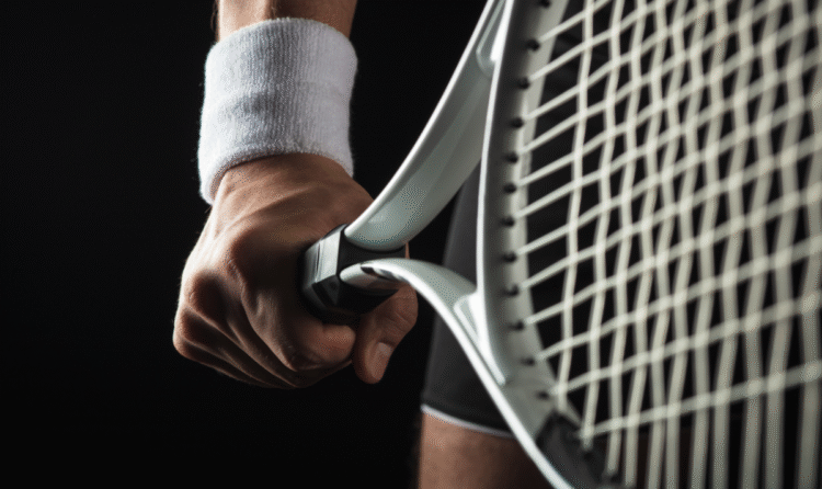 hold a tennis racket correctly